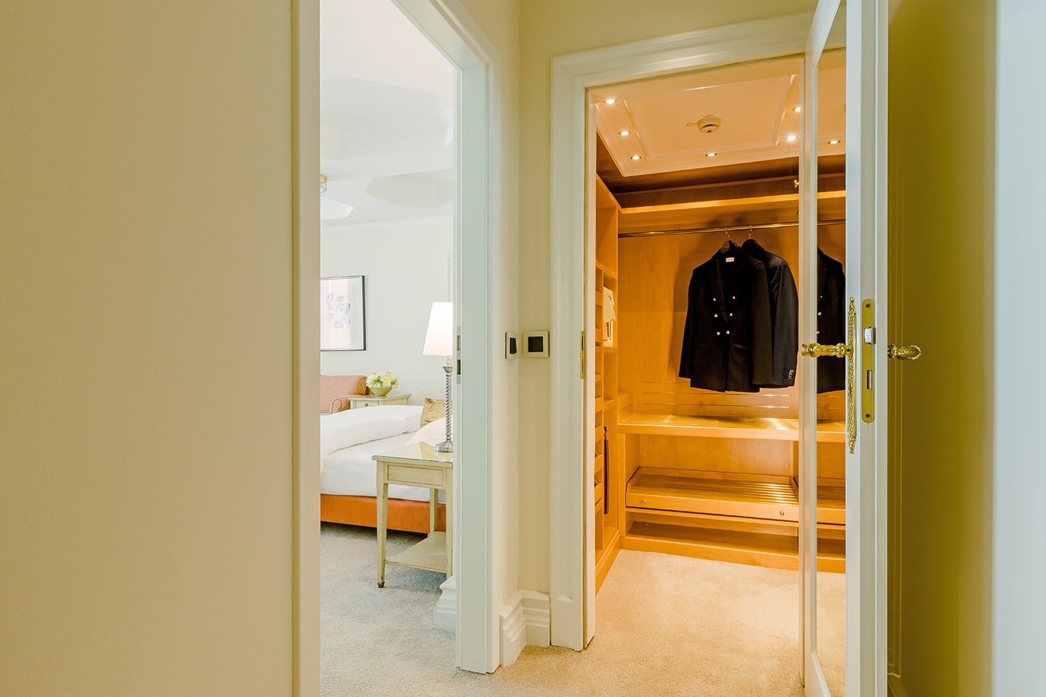 Classic Double room with wardrobe at Excelsior Hotel Ernst