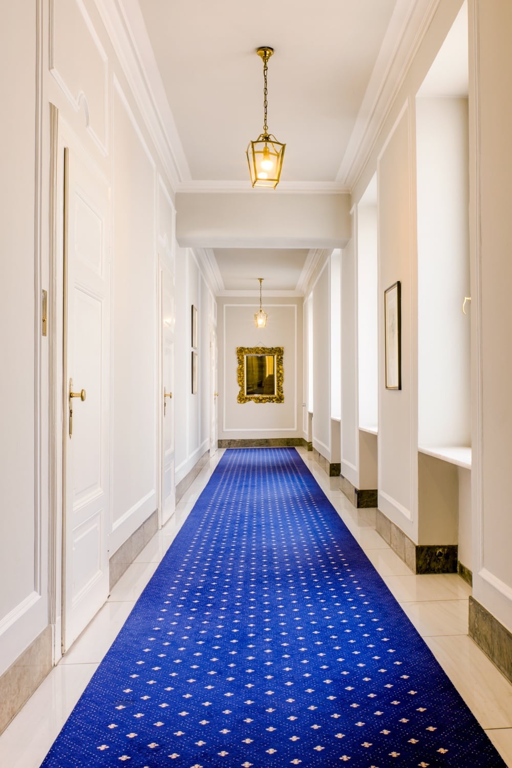 Corridor luxury hotel Cologne Excelsior Hotel Ernst